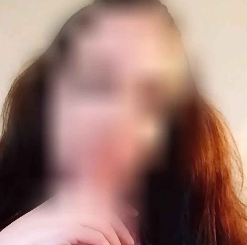Bettina, 26