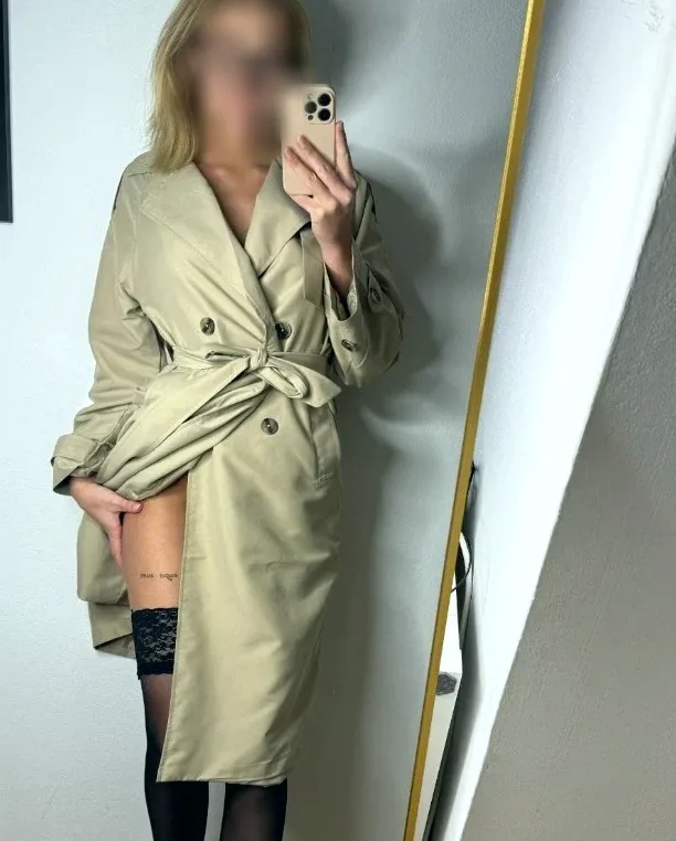 Celine, 23