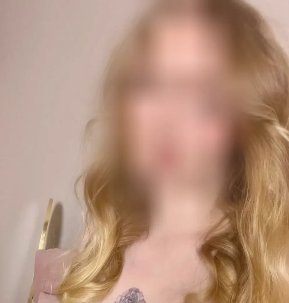 Jasmin, 23
