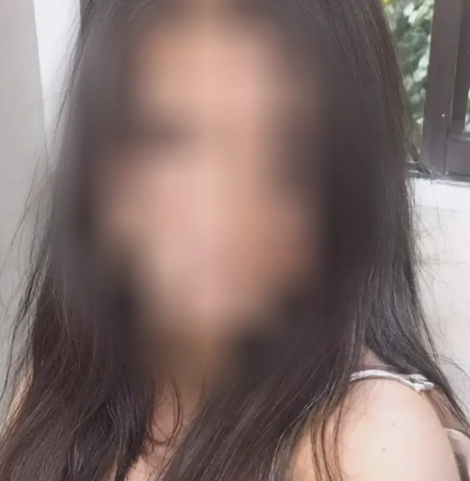 Nadine, 21