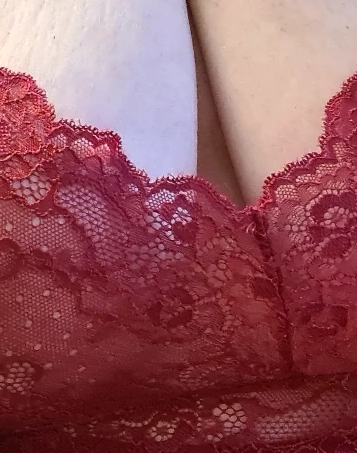 Nora, 32