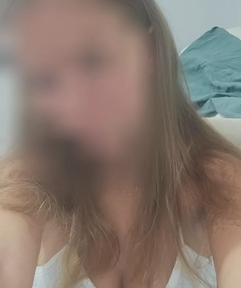 Sarah, 22