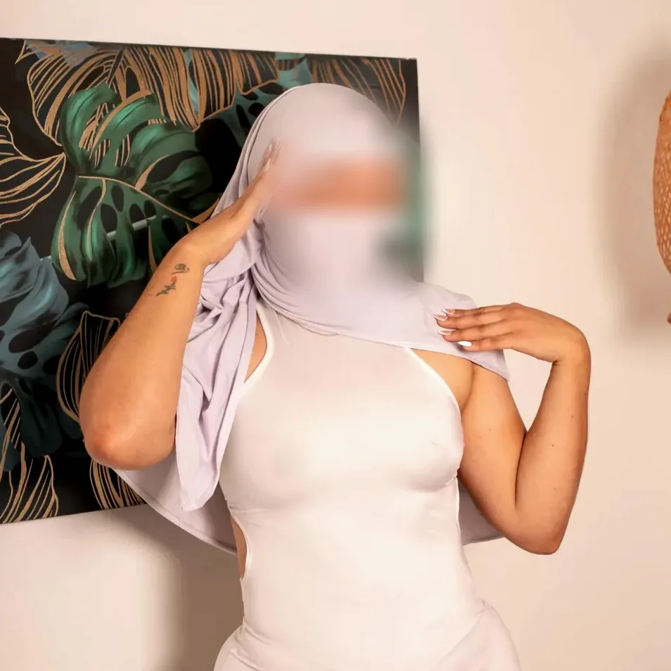 Selina, 21