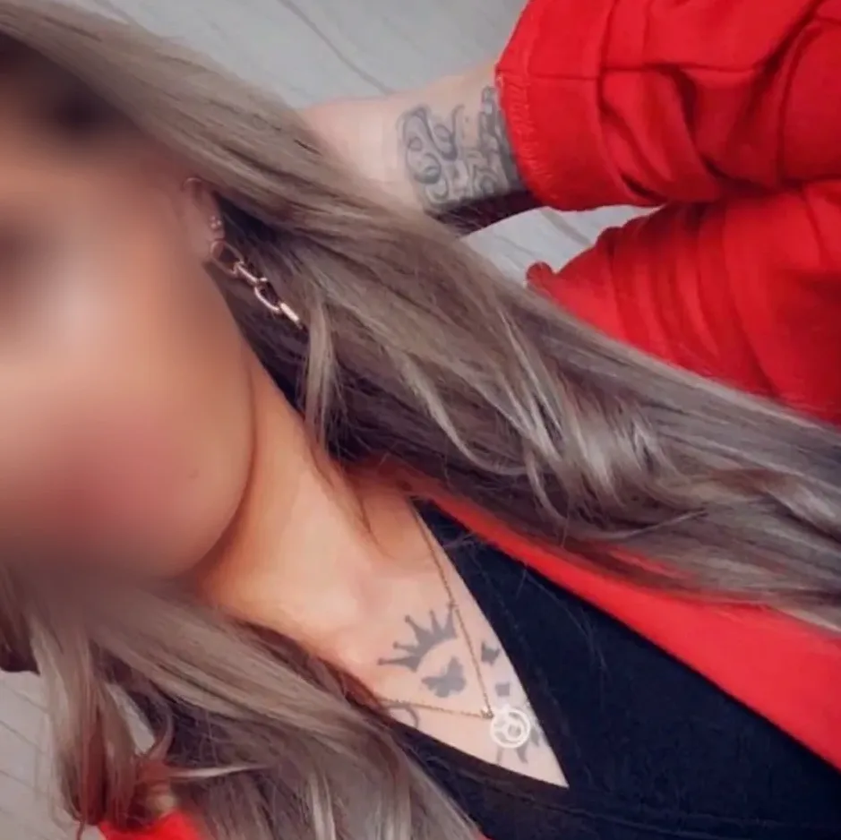 Valentina, 32